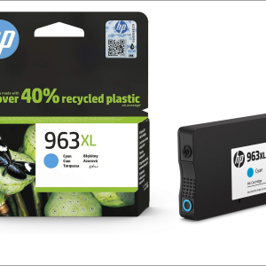 Cartouche d'encre HP 963XL cyan en boîte motif papillon sur lotus, fabriquée avec plus de 40% de plastique recyclé.